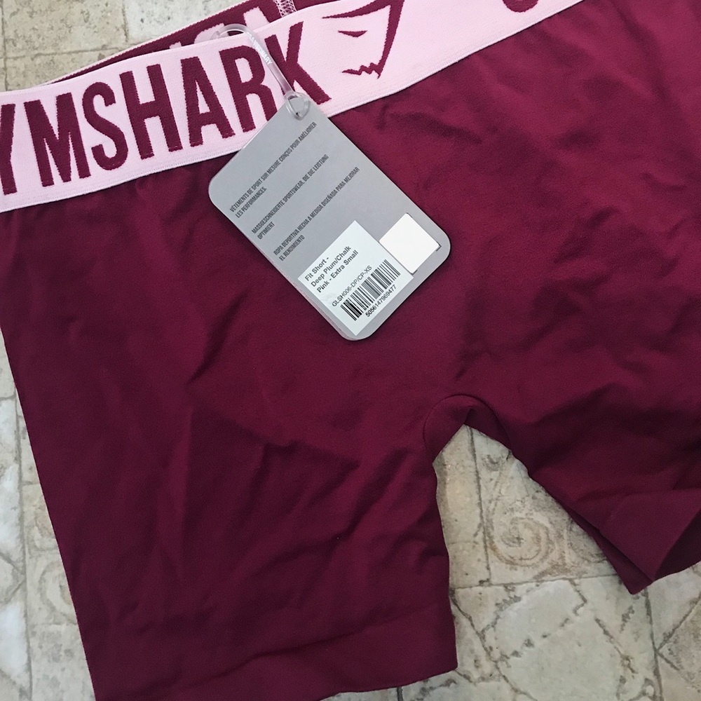 Gymshark fit short- XS plum